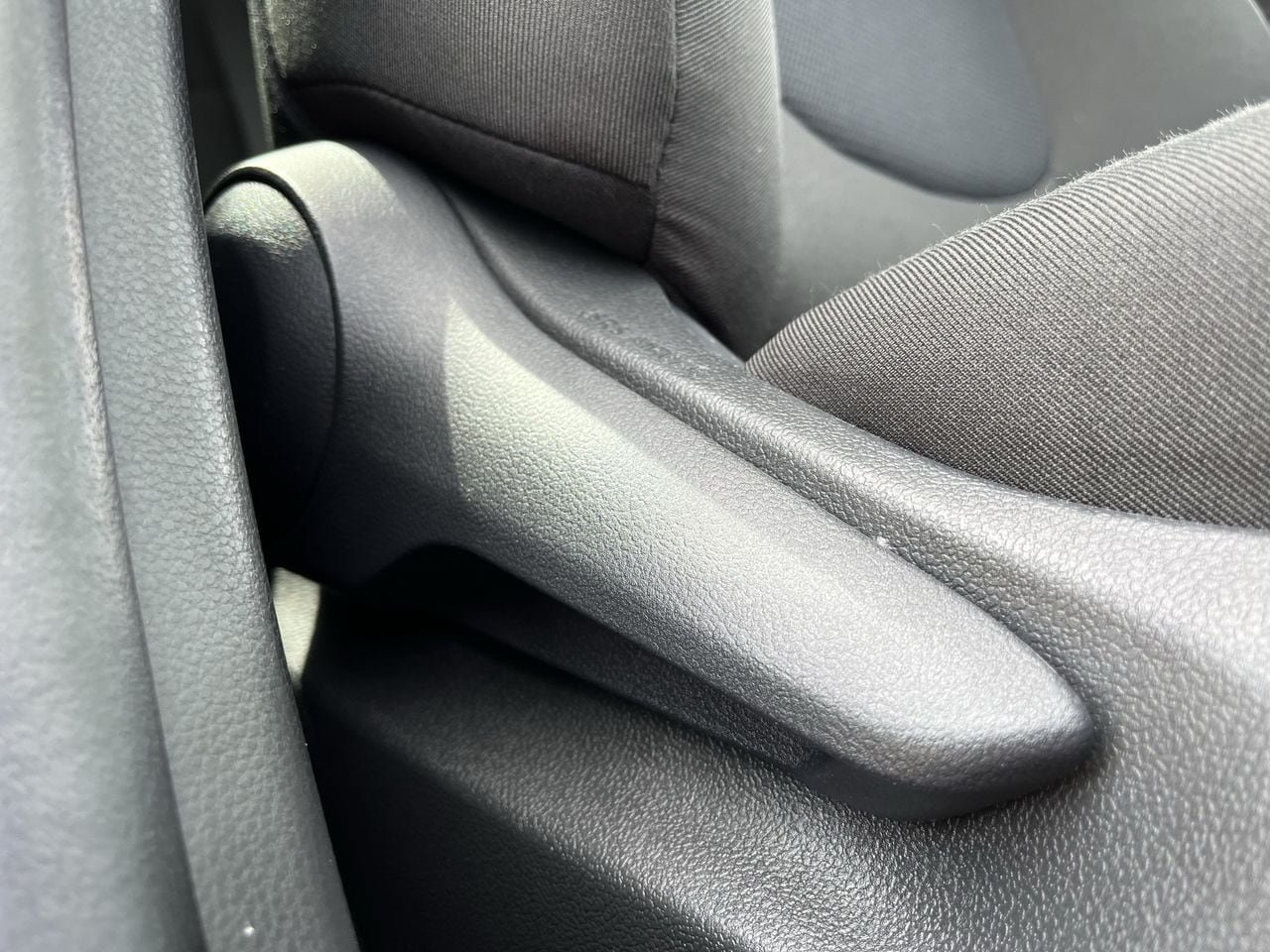 Used 2025 Toyota RAV4 LE AWD/4WD image 26