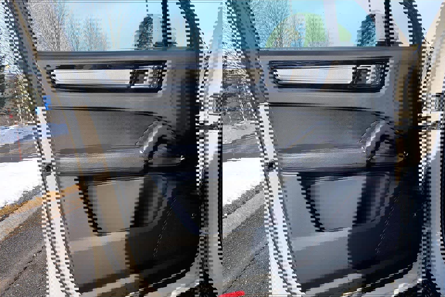 Certified 2022 Porsche Cayenne Platinum Edition image 40