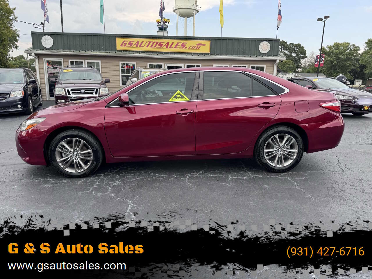 Used 2017 Toyota Camry SE image 1