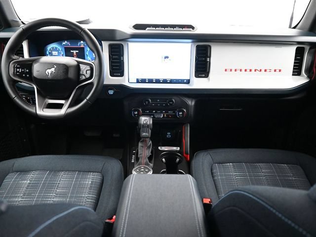Certified 2025 Ford Bronco Heritage Edition AWD/4WD image 16