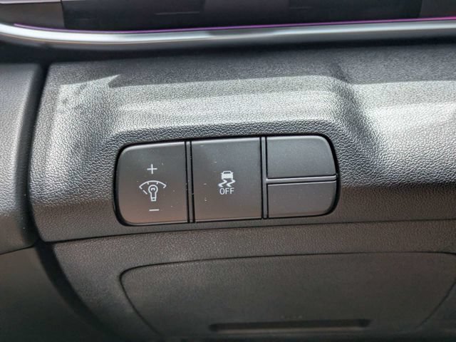 Used 2024 Hyundai Elantra SEL FWD image 21