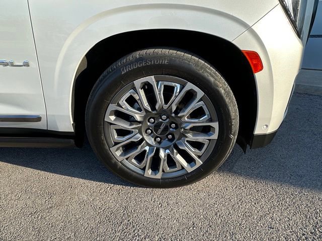 Used 2024 GMC Yukon Denali Ultimate image 2