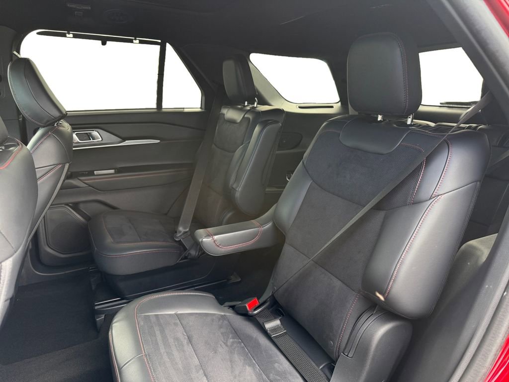 Used 2025 Ford Explorer ST AWD/4WD image 25