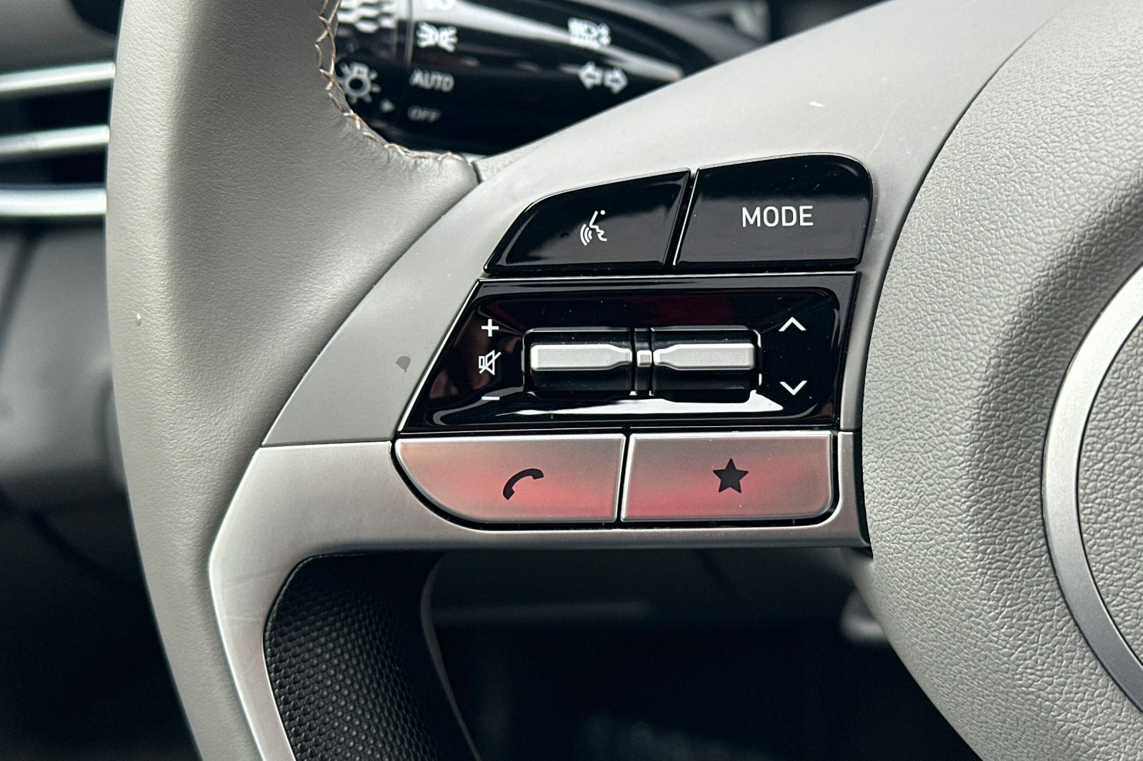 Used 2024 Hyundai Elantra SEL w/ Convenience Package image 24