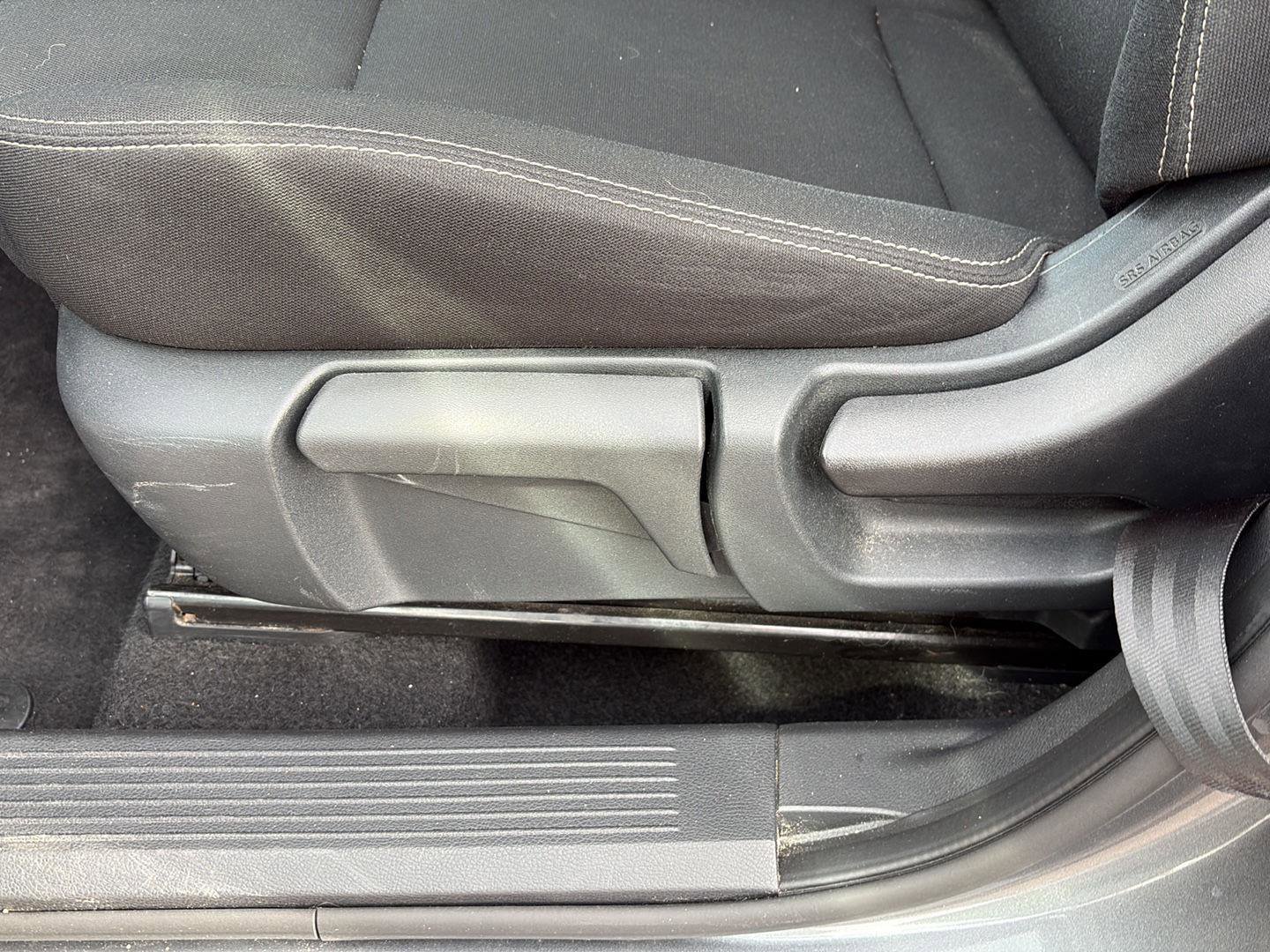 Used 2023 Nissan Rogue S image 7