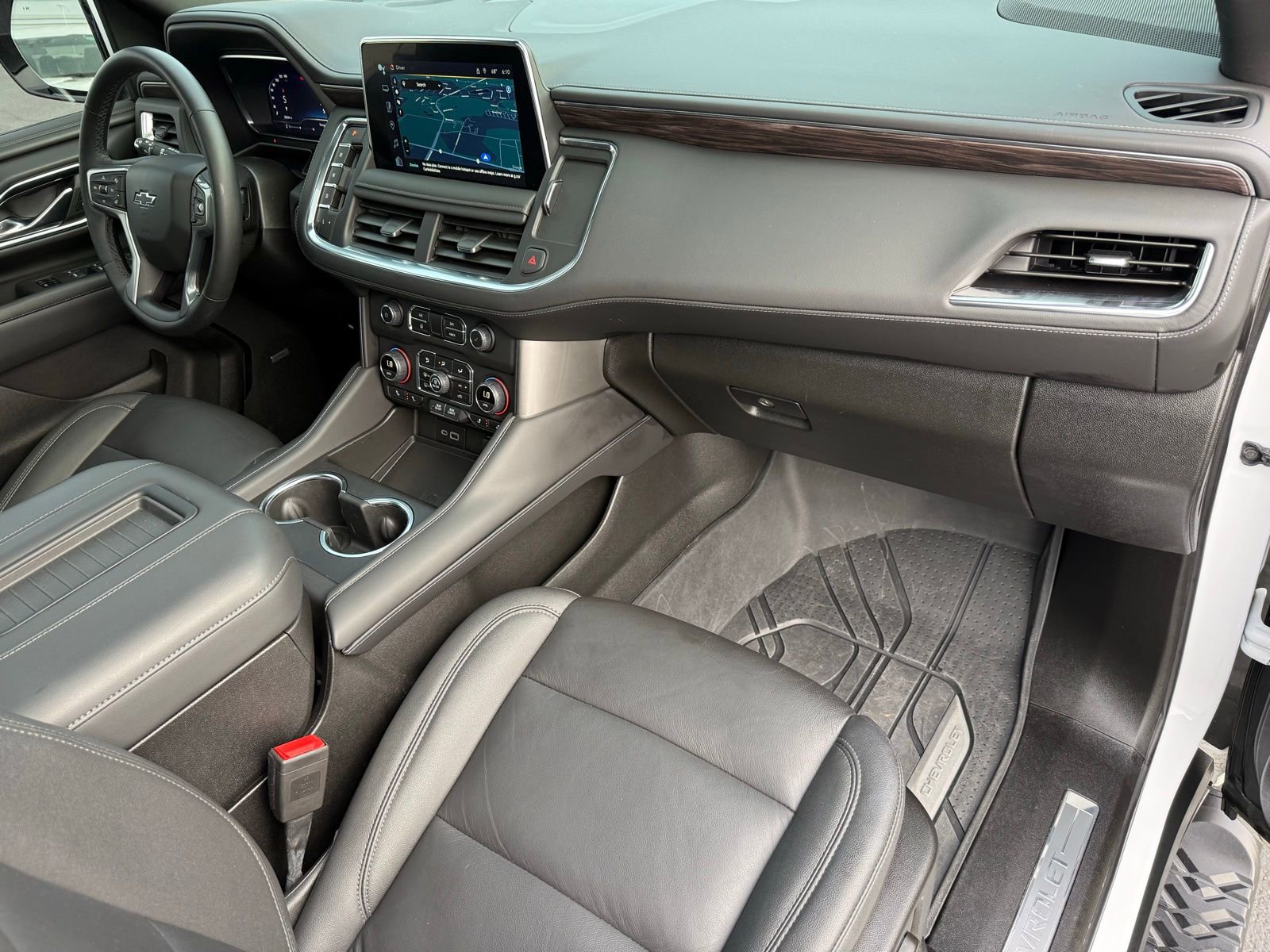 Used 2024 Chevrolet Tahoe Z71 w/ Luxury Package AWD/4WD image 18