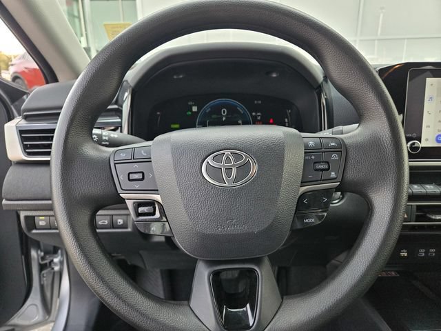 Used 2025 Toyota Camry LE FWD image 23