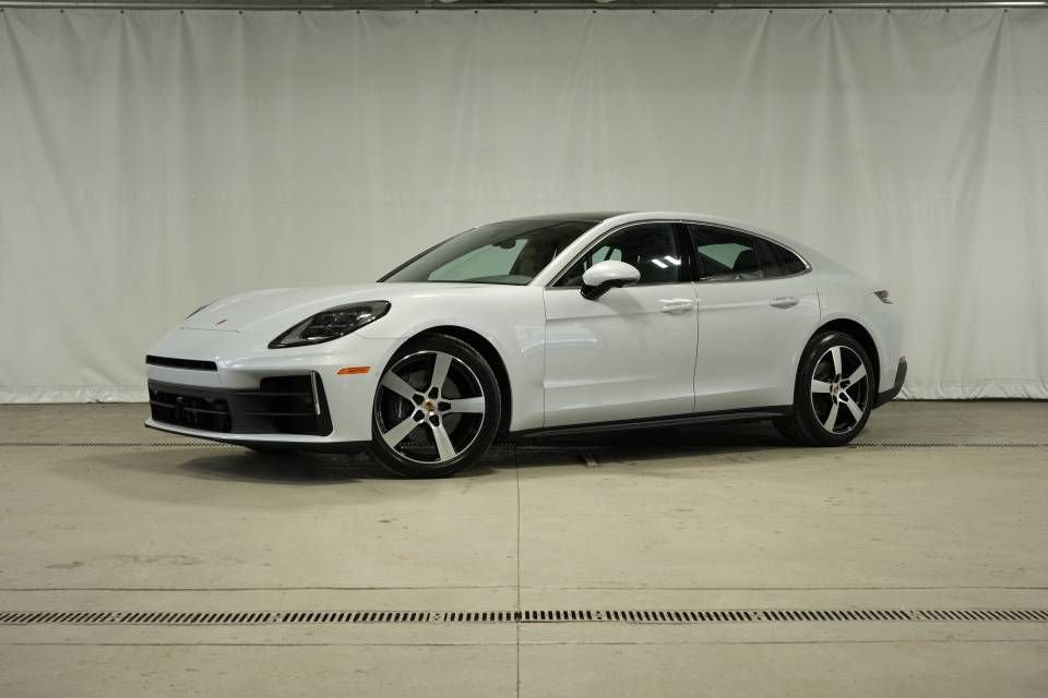 New 2025 Porsche Panamera 4