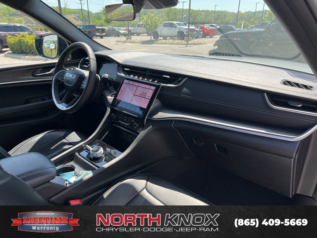 Used 2025 Jeep Grand Cherokee Limited AWD/4WD image 27