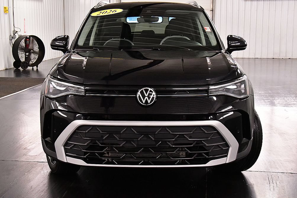 Used 2026 Volkswagen Taos SE AWD/4WD image 2
