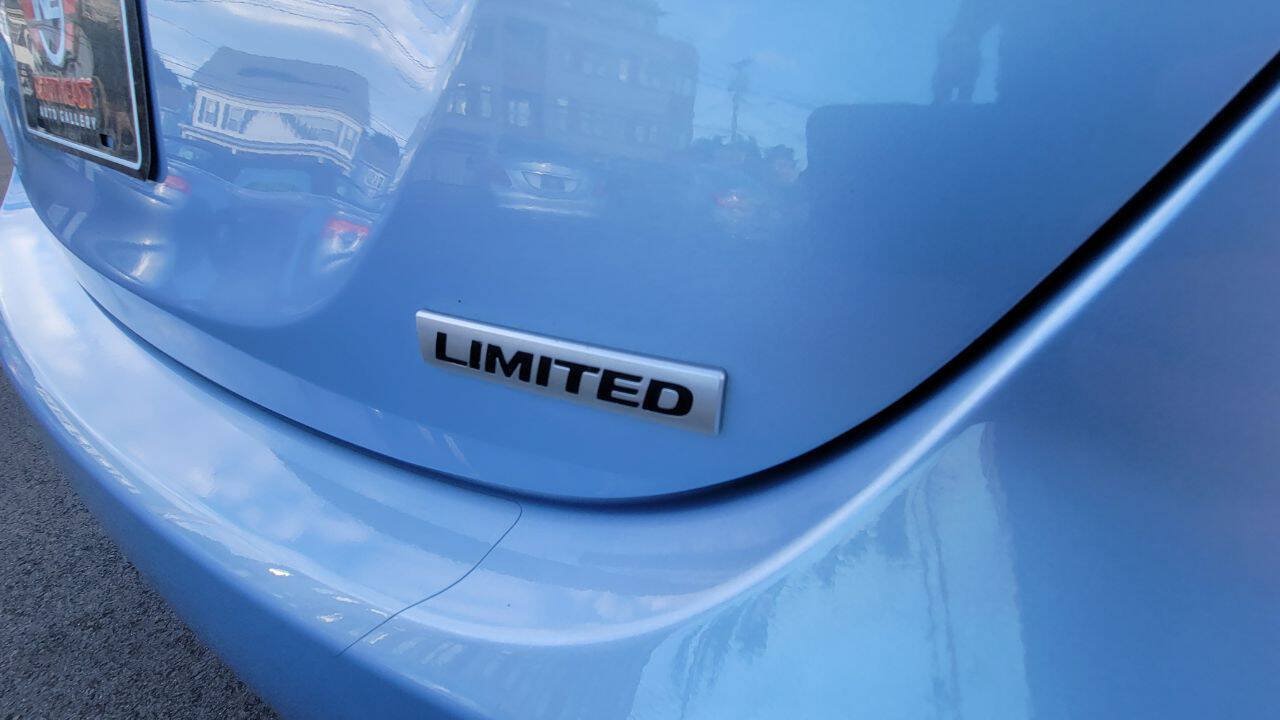 Used 2013 Hyundai Elantra Limited w/ Technology Pkg FWD image 31
