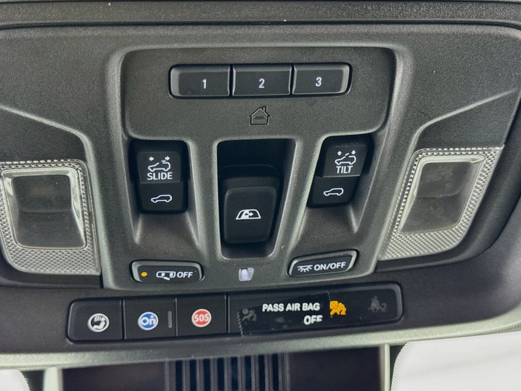 Used 2024 GMC Sierra 2500 AT4 w/ AT4 Premium Plus Package AWD/4WD image 17
