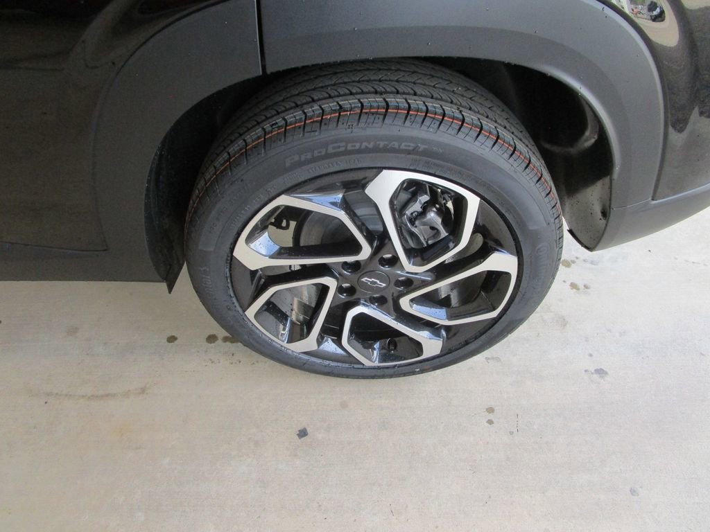 New 2026 Chevrolet Trax RS w/ Sunroof Package image 9