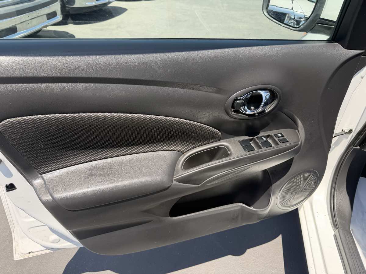 Used 2017 Nissan Versa SV FWD image 7