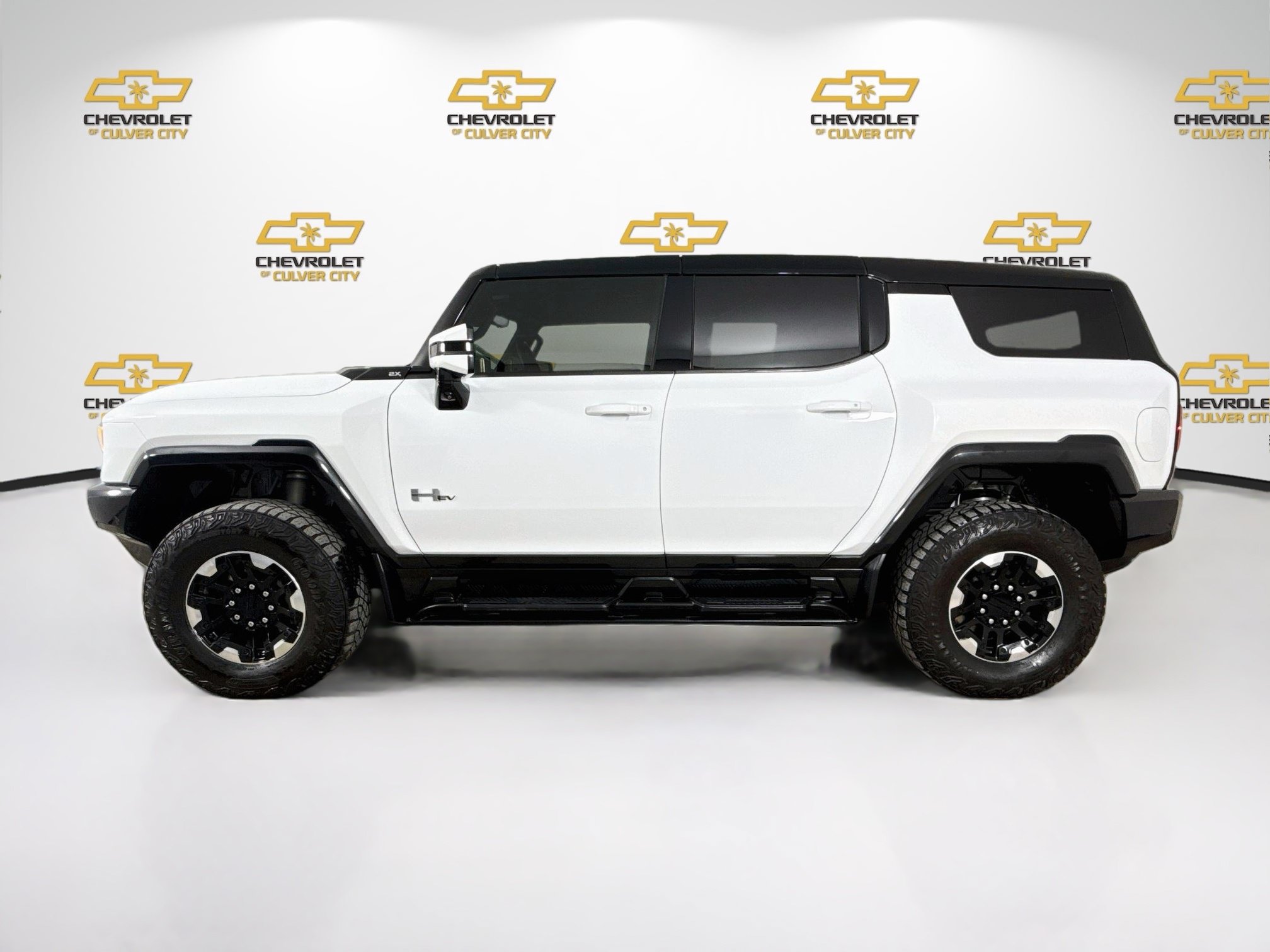 Used 2024 GMC Hummer EV 2X w/ Extreme Off-Road Package AWD/4WD image 5