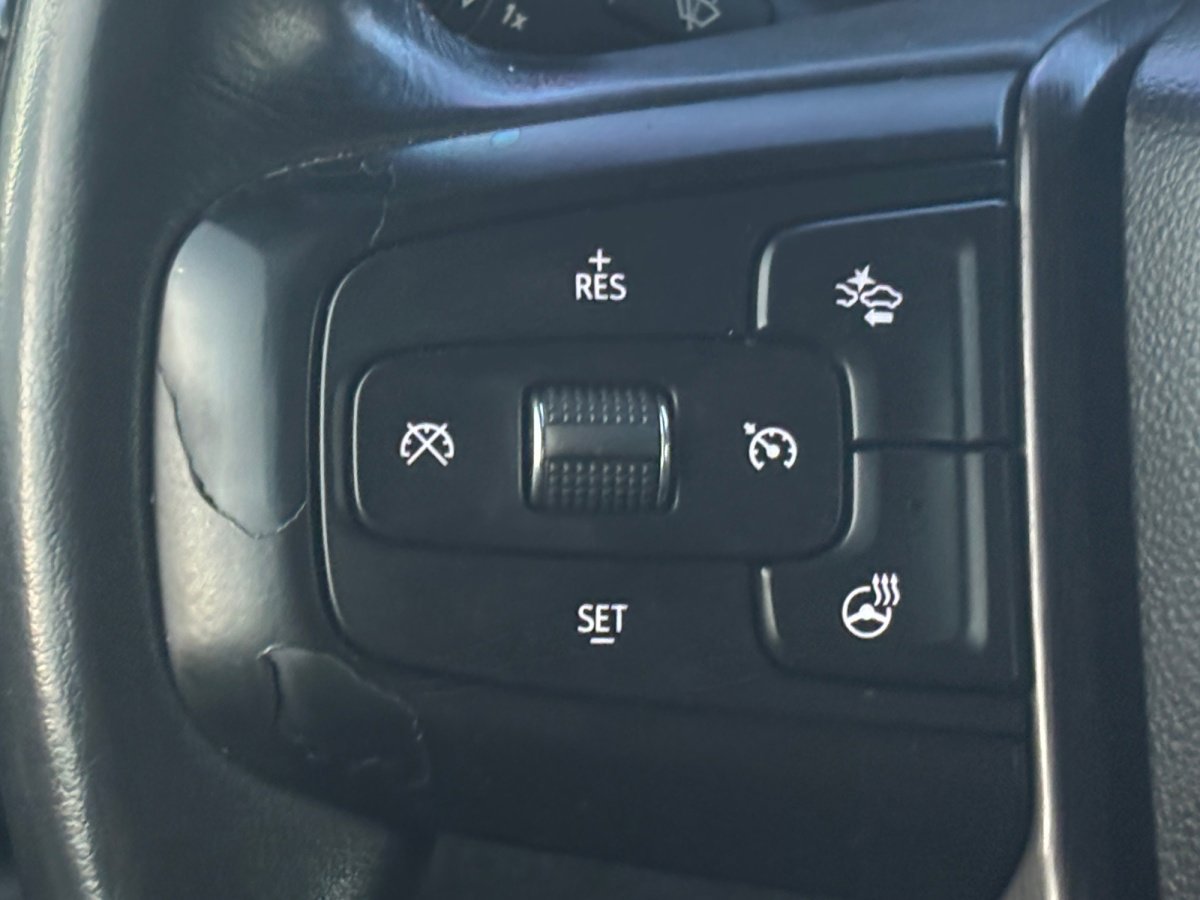 Used 2020 GMC Sierra 1500 AT4 w/ AT4 Premium Package image 11