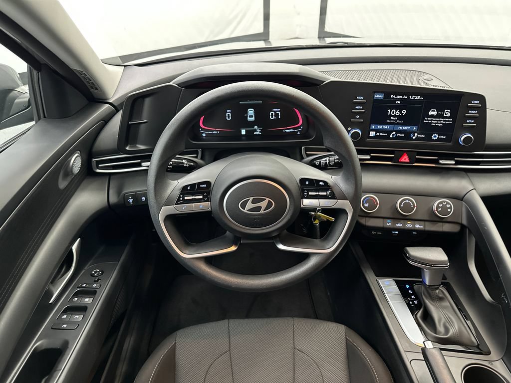 Used 2026 Hyundai Elantra SE w/ Cargo Package FWD image 21