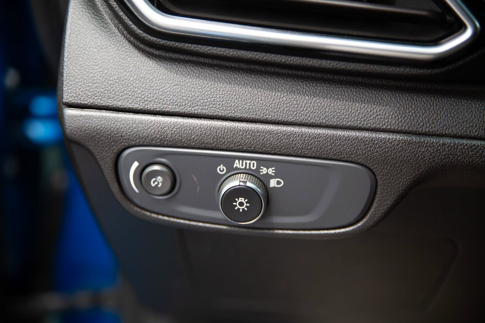 Used 2023 Chevrolet Bolt LT FWD image 18