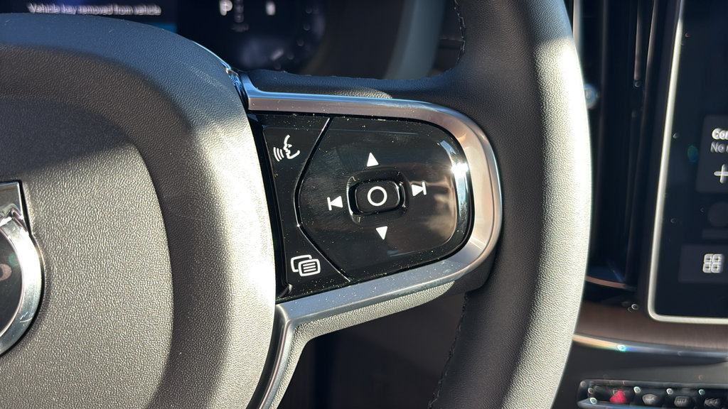 New 2027 Volvo XC60 B5 Ultra AWD/4WD image 18