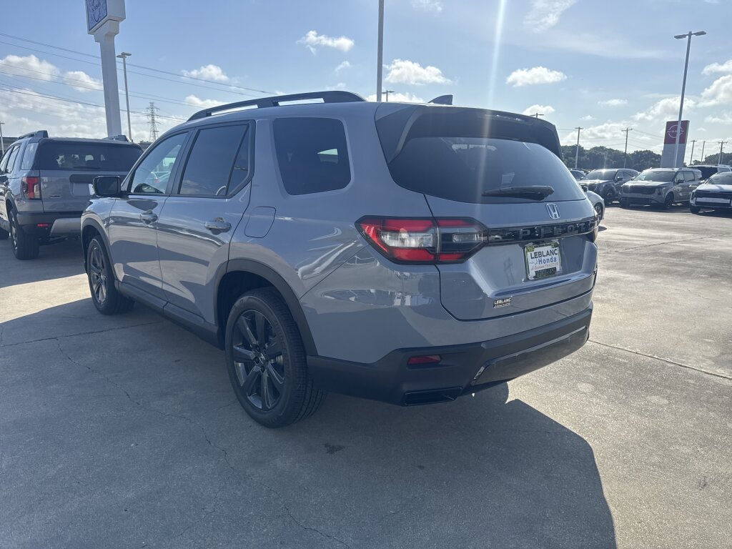 New 2026 Honda Pilot Sport image 6