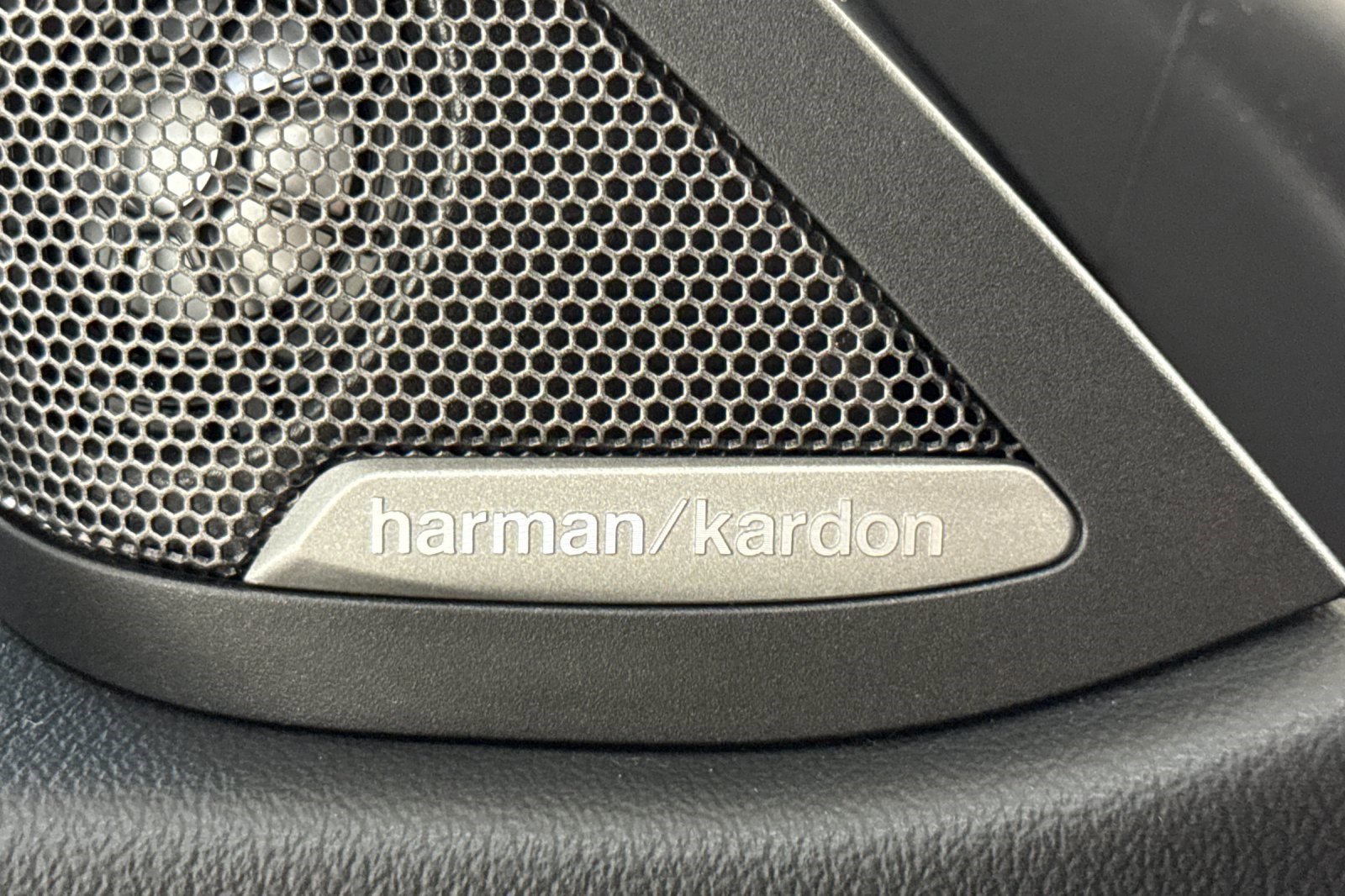 Used 2023 BMW i4 eDrive35 image 22