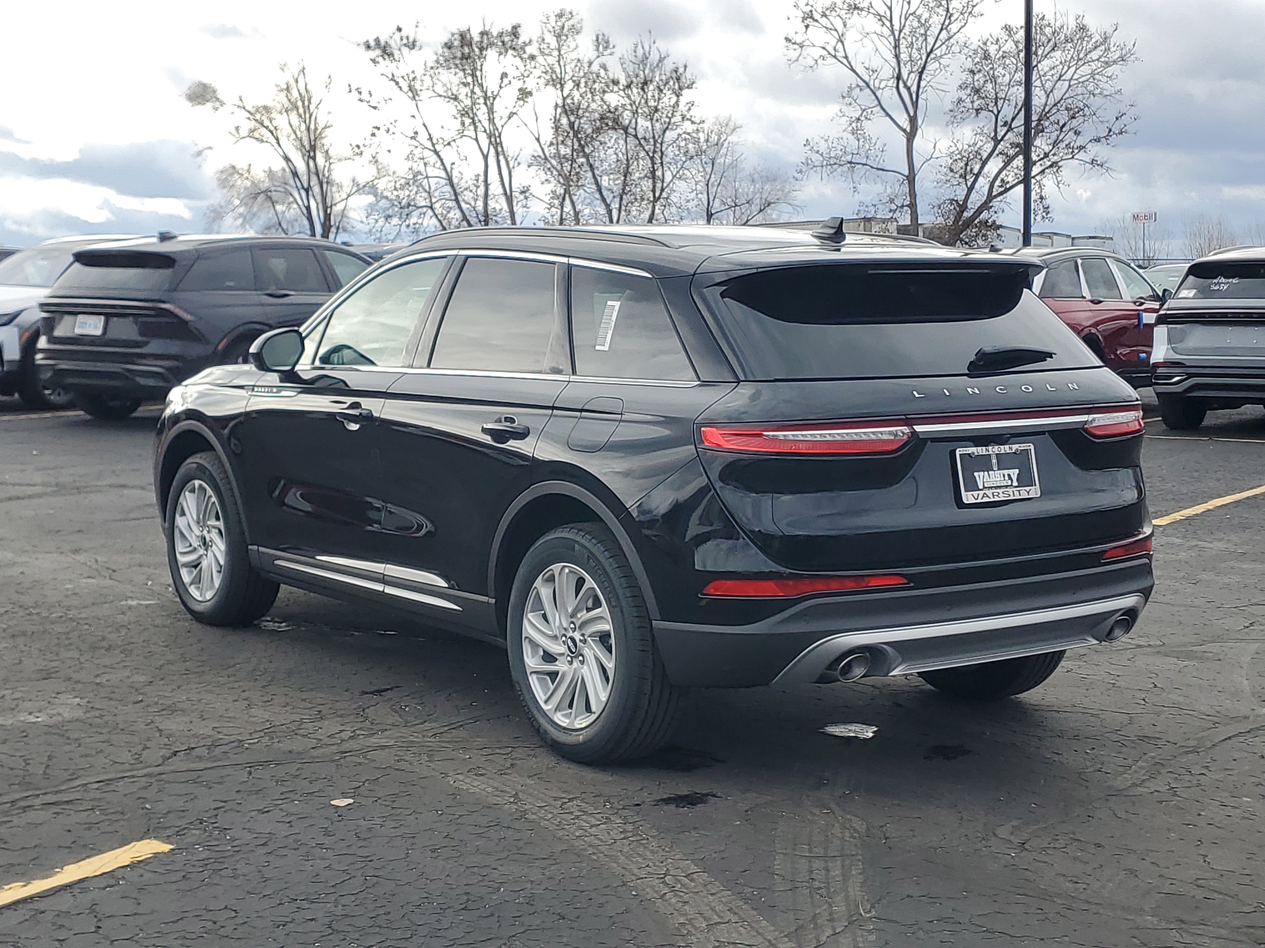 New 2026 Lincoln Corsair Premiere image 3