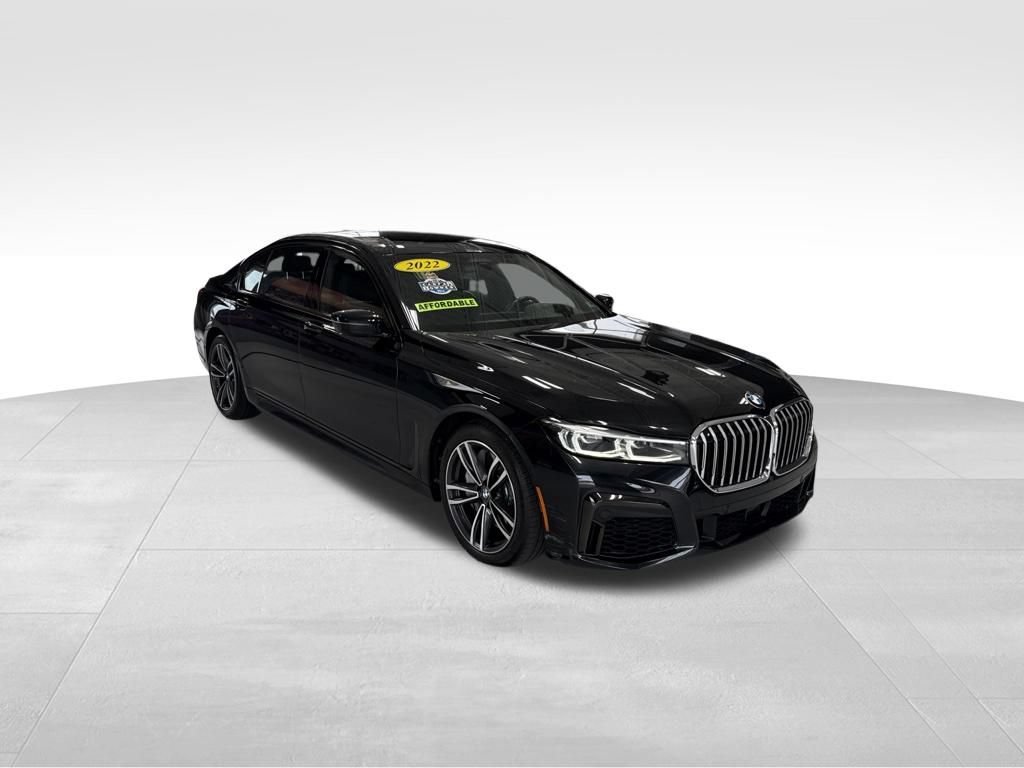 Used 2022 BMW 750i xDrive w/ M Sport Package AWD/4WD image 8