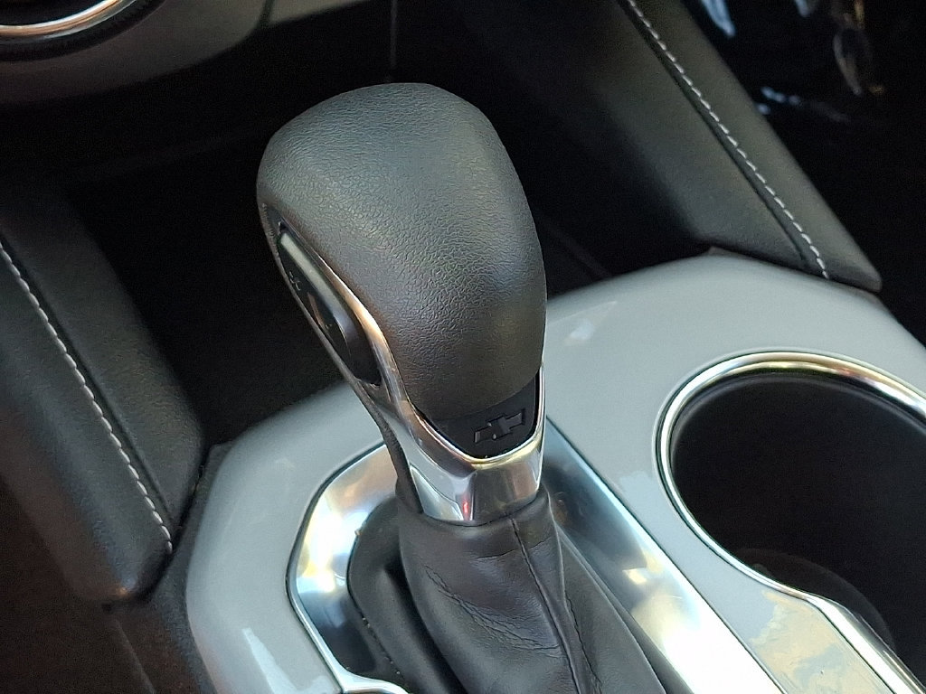Used 2025 Chevrolet Blazer LT FWD image 14