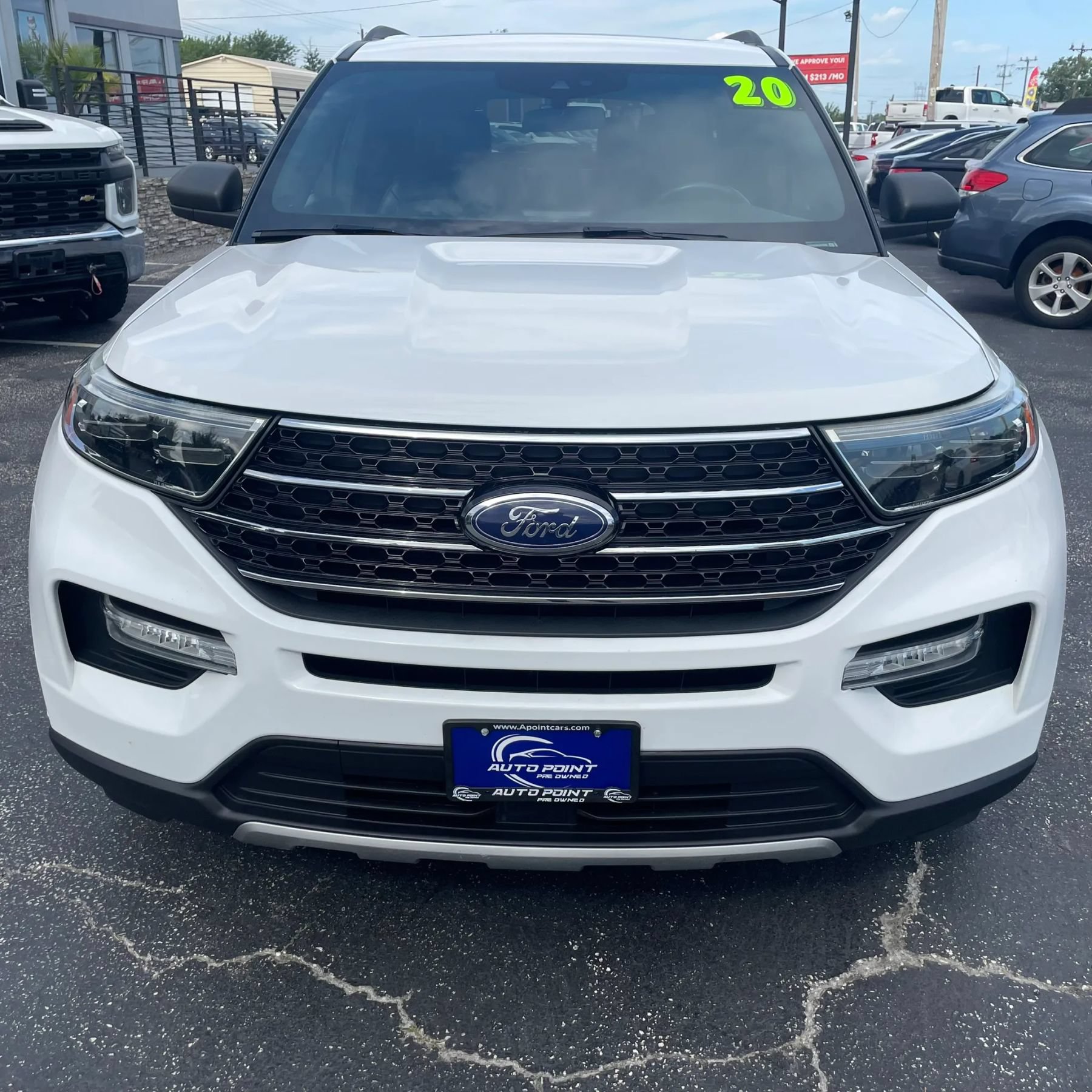 Used 2020 Ford Explorer XLT w/ Equipment Group 202A AWD/4WD image 2