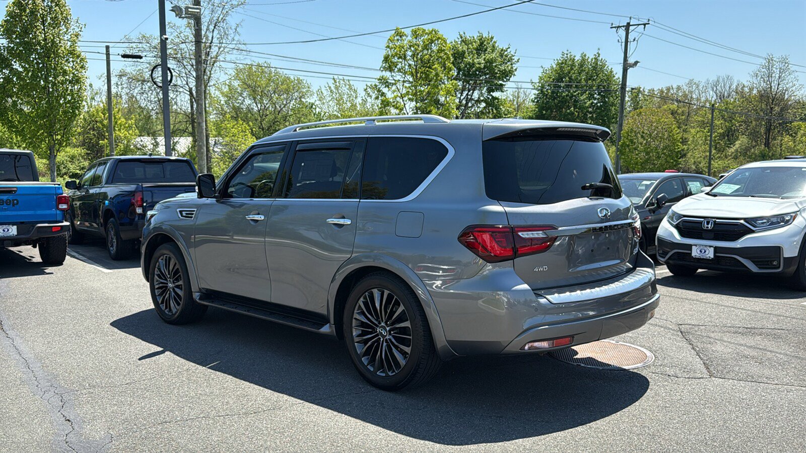 Used 2021 INFINITI QX80 Premium Select w/ All-Season Package AWD/4WD image 8