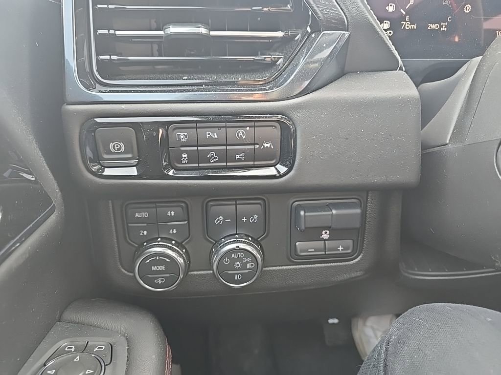 Used 2025 GMC Yukon AT4 Ultimate image 25