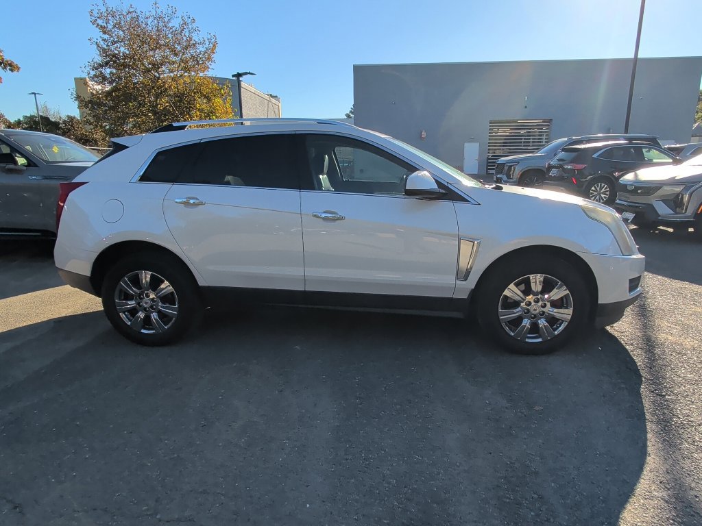 Used 2016 Cadillac SRX Luxury w/ Driver Awareness Package FWD image 2