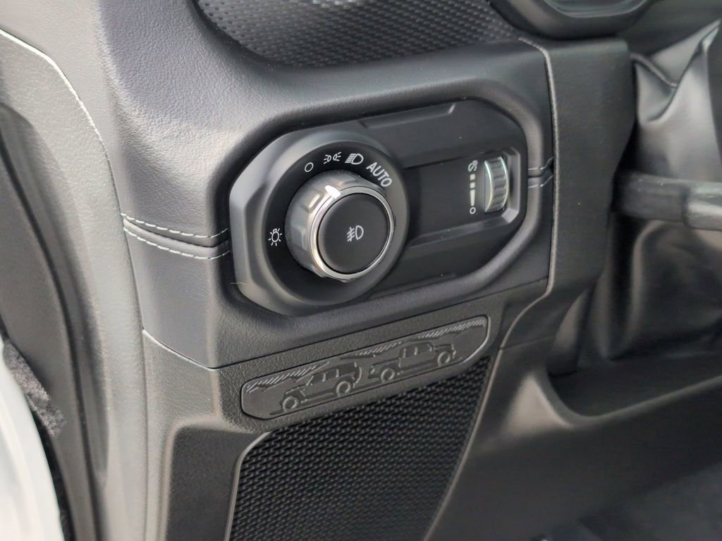 Certified 2024 Jeep Wrangler Unlimited Rubicon w/ Technology Group image 15