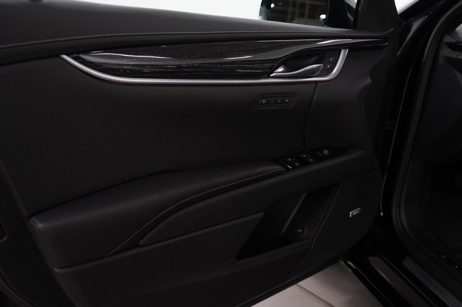 Used 2018 Cadillac XTS Vsport Platinum image 25