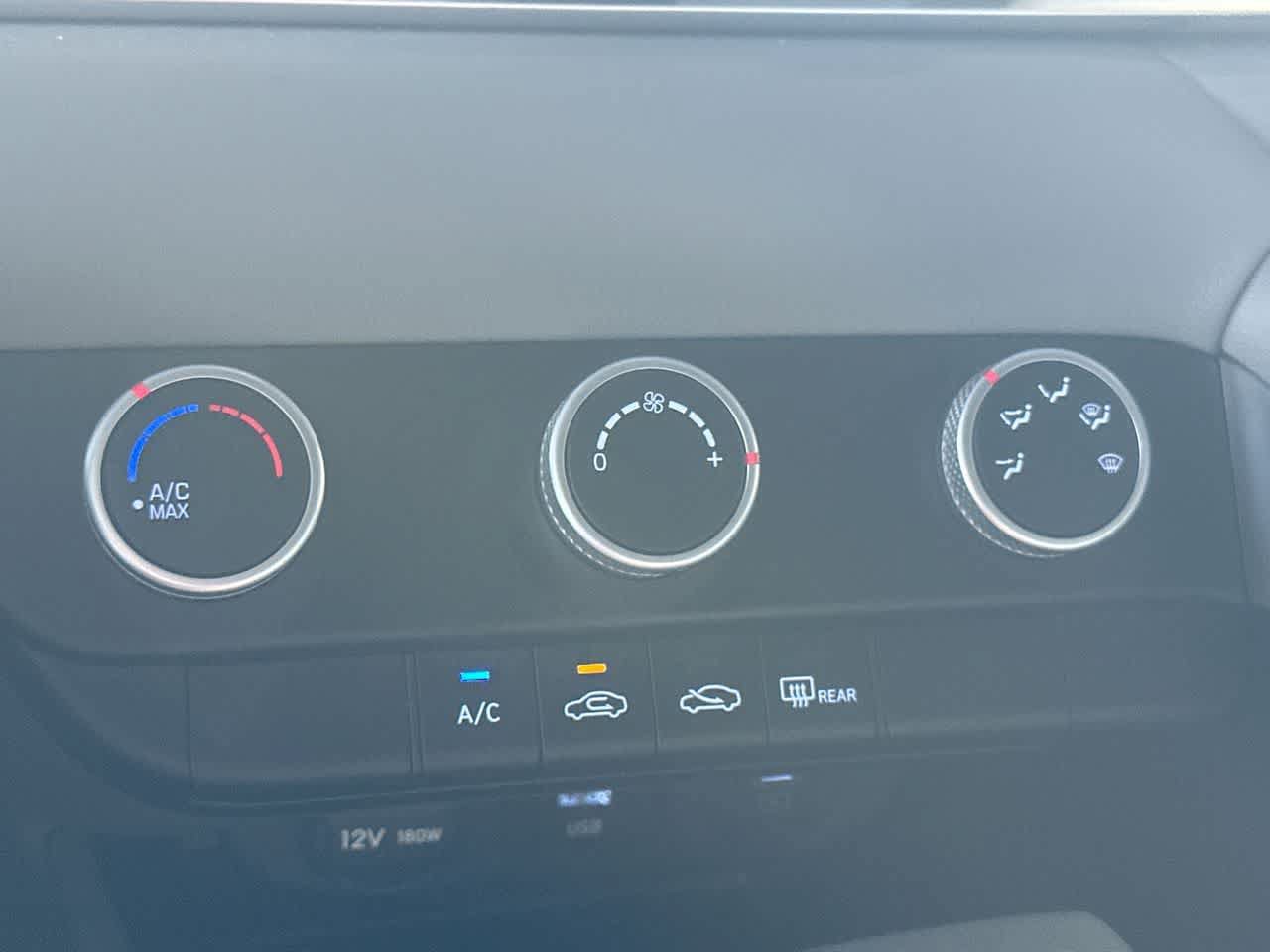 Used 2025 Hyundai Elantra SE FWD image 20