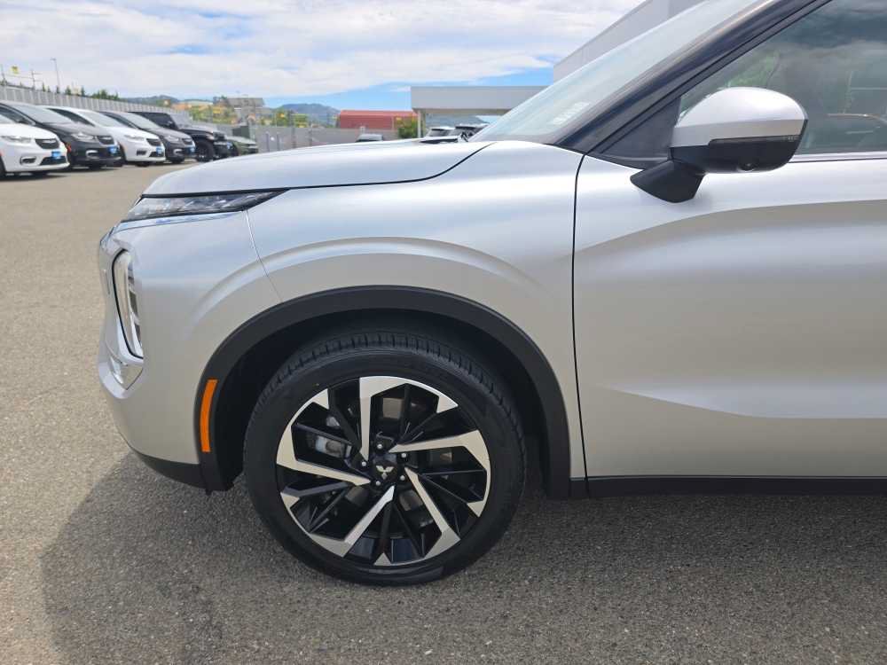 Used 2024 Mitsubishi Outlander SE AWD/4WD image 19