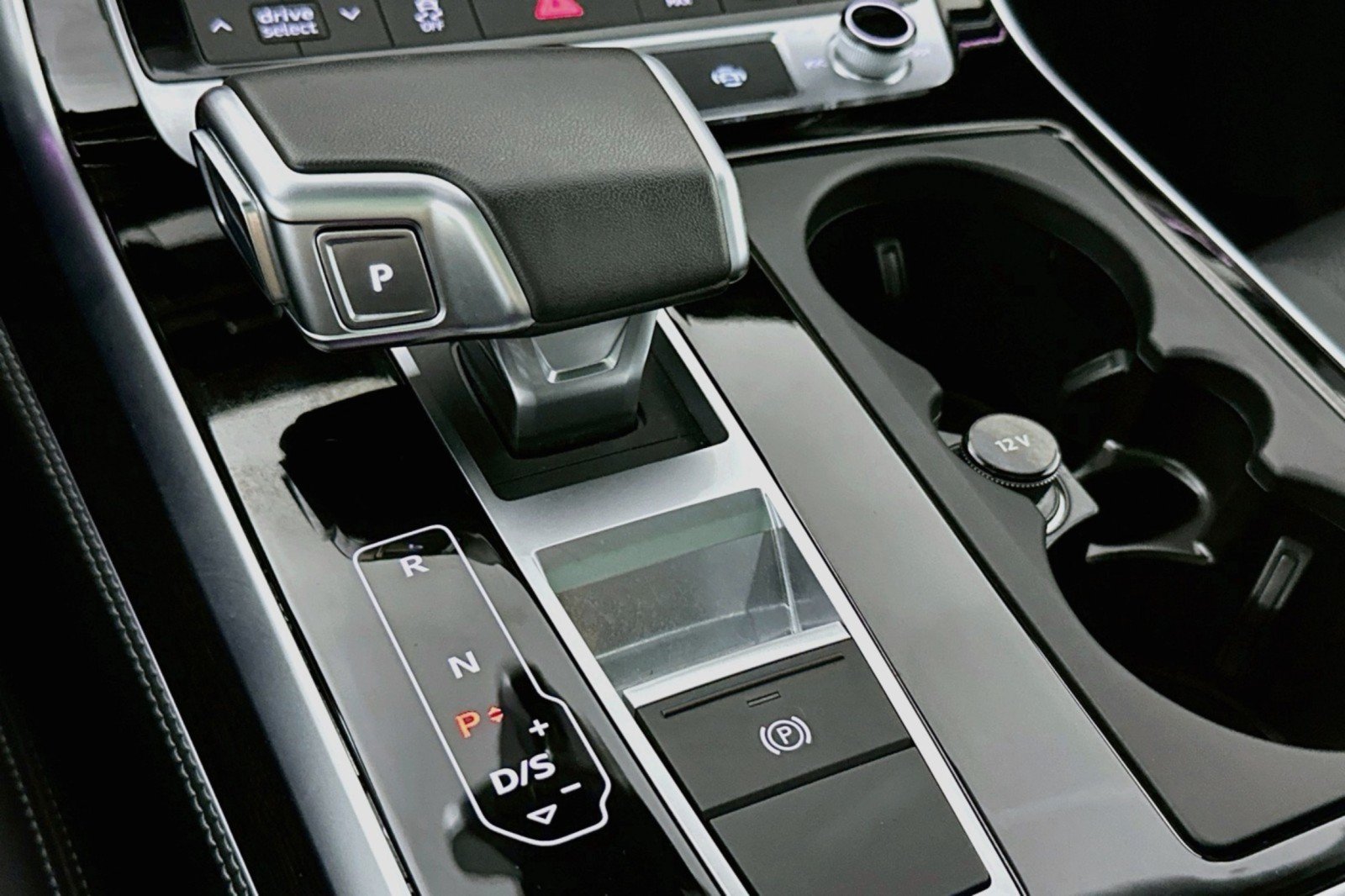 Used 2025 Audi Q8 Premium Plus AWD/4WD image 7