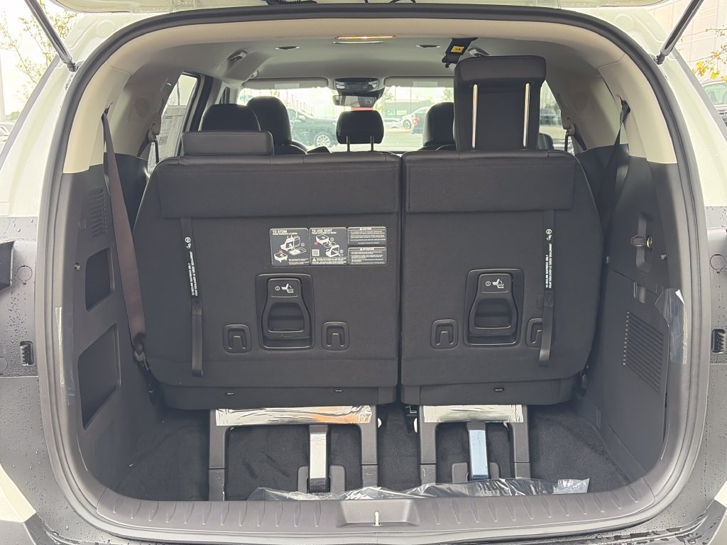 New 2027 Kia Carnival FWD image 7