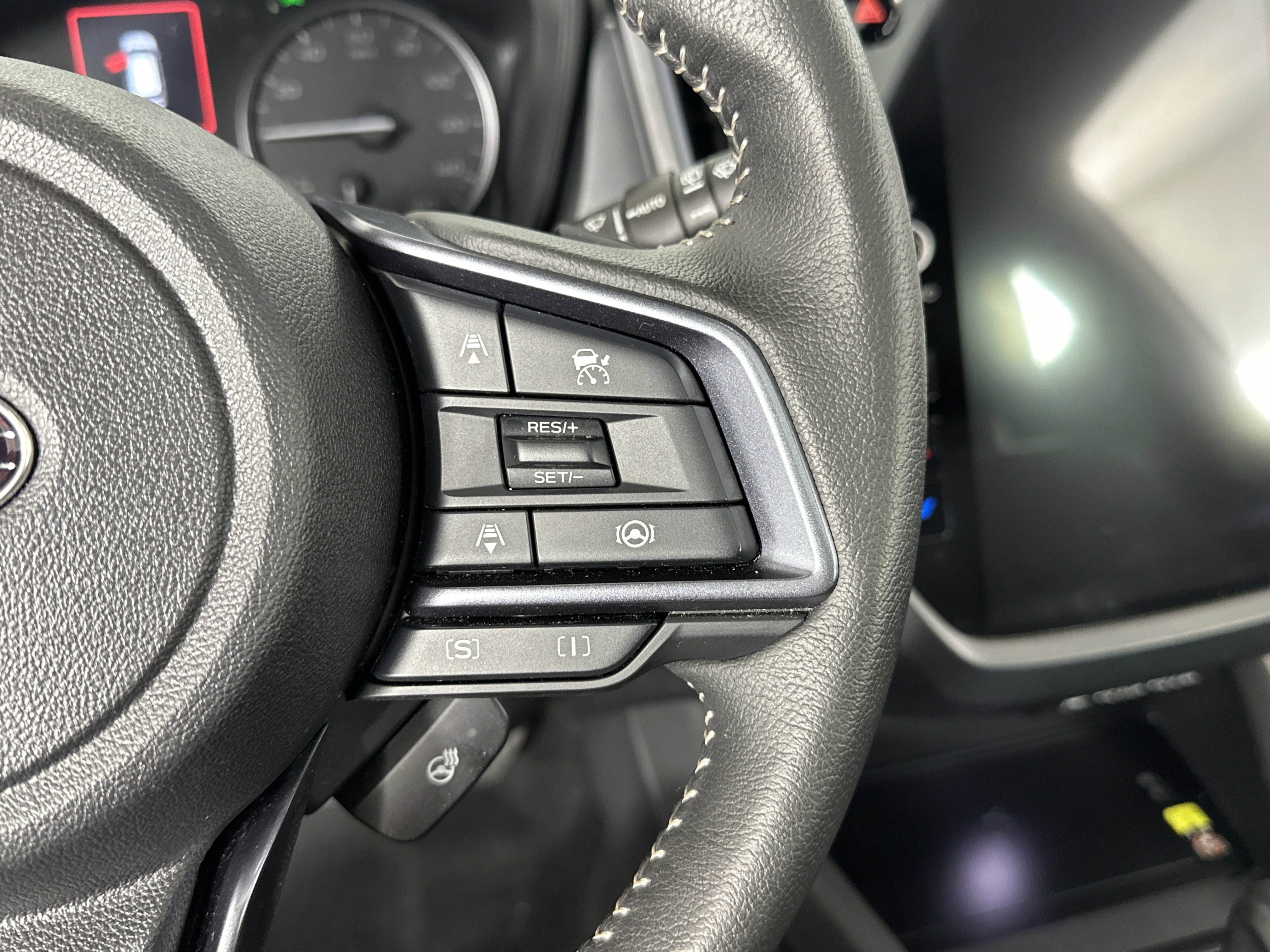 Used 2025 Subaru Forester Limited w/ Popular Package #2 image 30