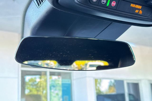 Used 2024 Cadillac XT4 Premium Luxury image 25