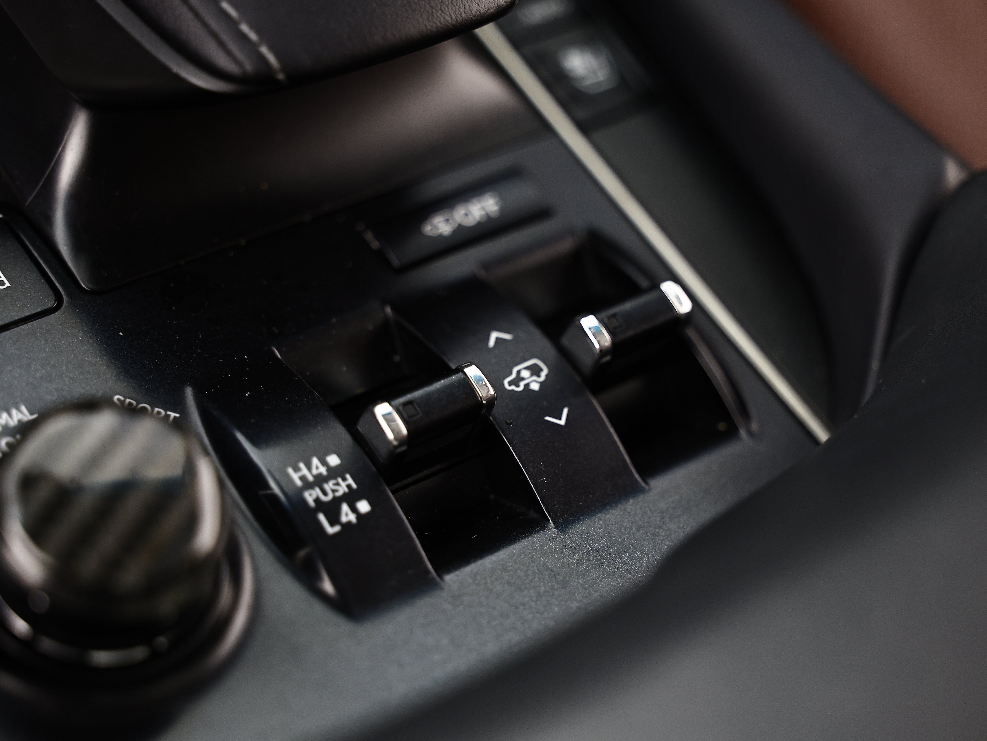 Used 2019 Lexus LX 570 4WD w/ Luxury Package image 49
