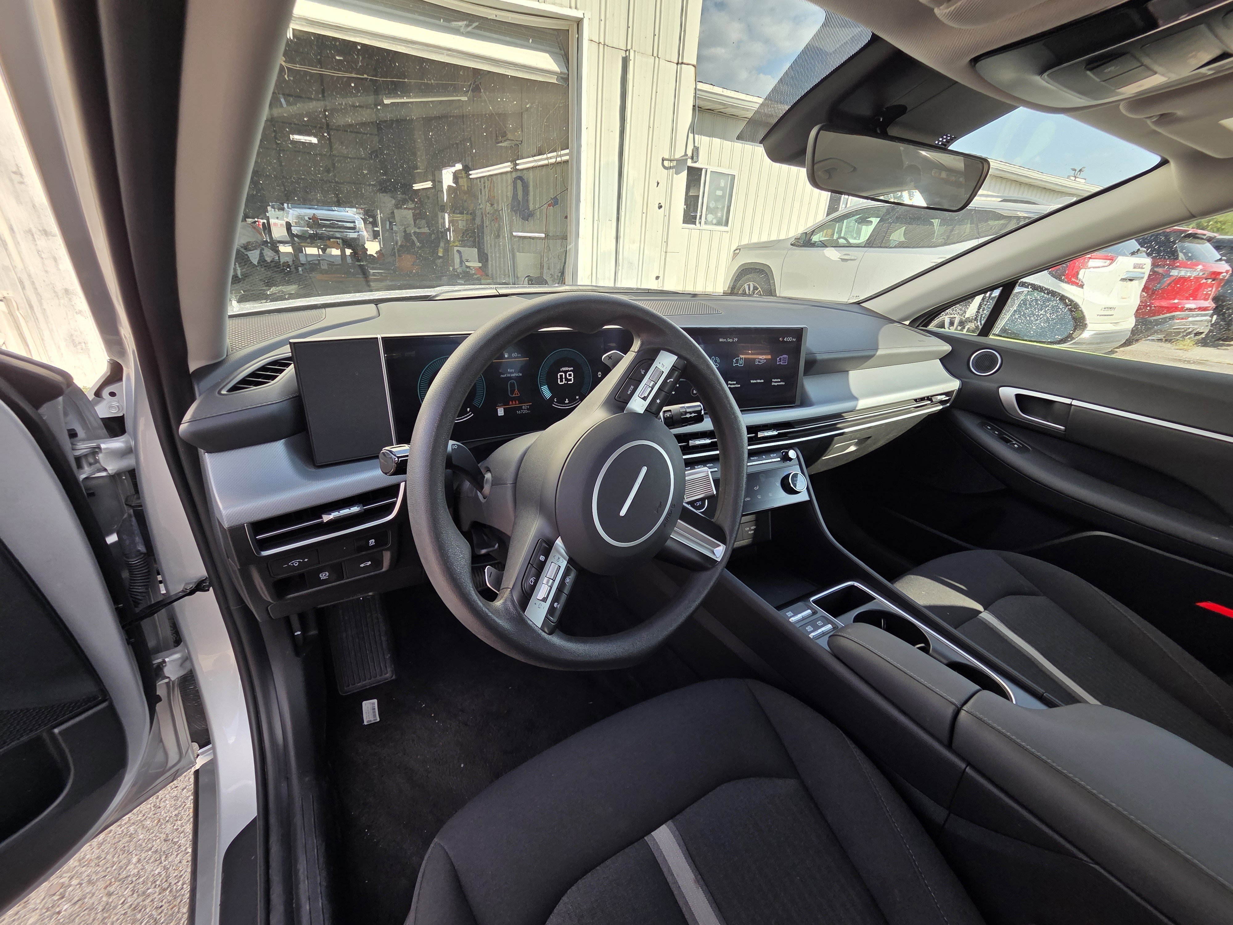 Used 2025 Hyundai Sonata SEL image 3