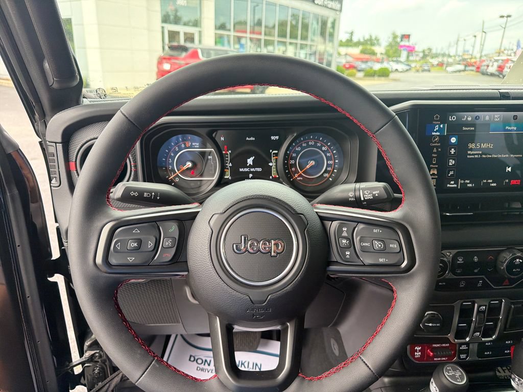 Used 2024 Jeep Gladiator Rubicon AWD/4WD image 17