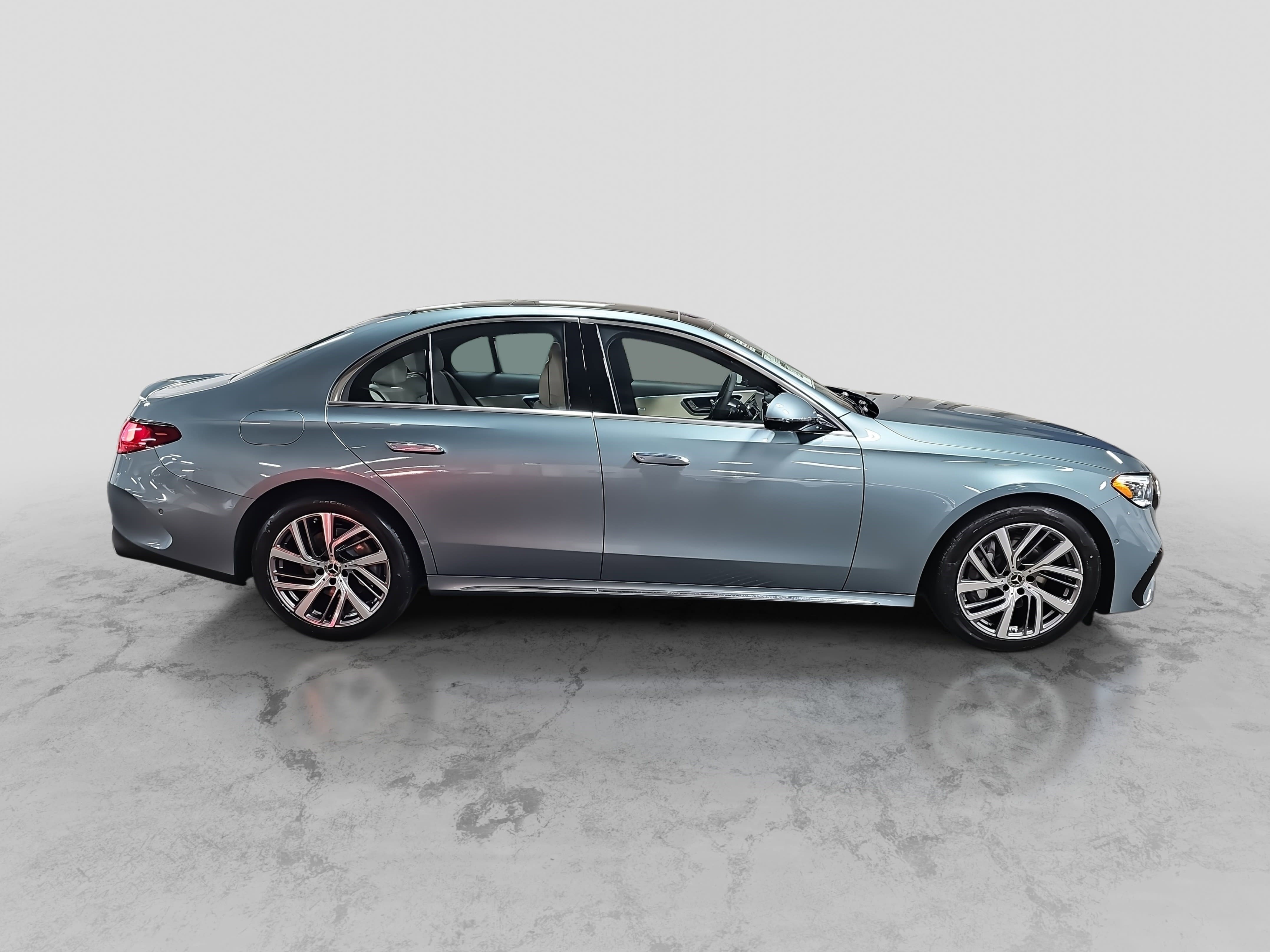 New 2026 Mercedes-Benz E 350 4MATIC Sedan image 4