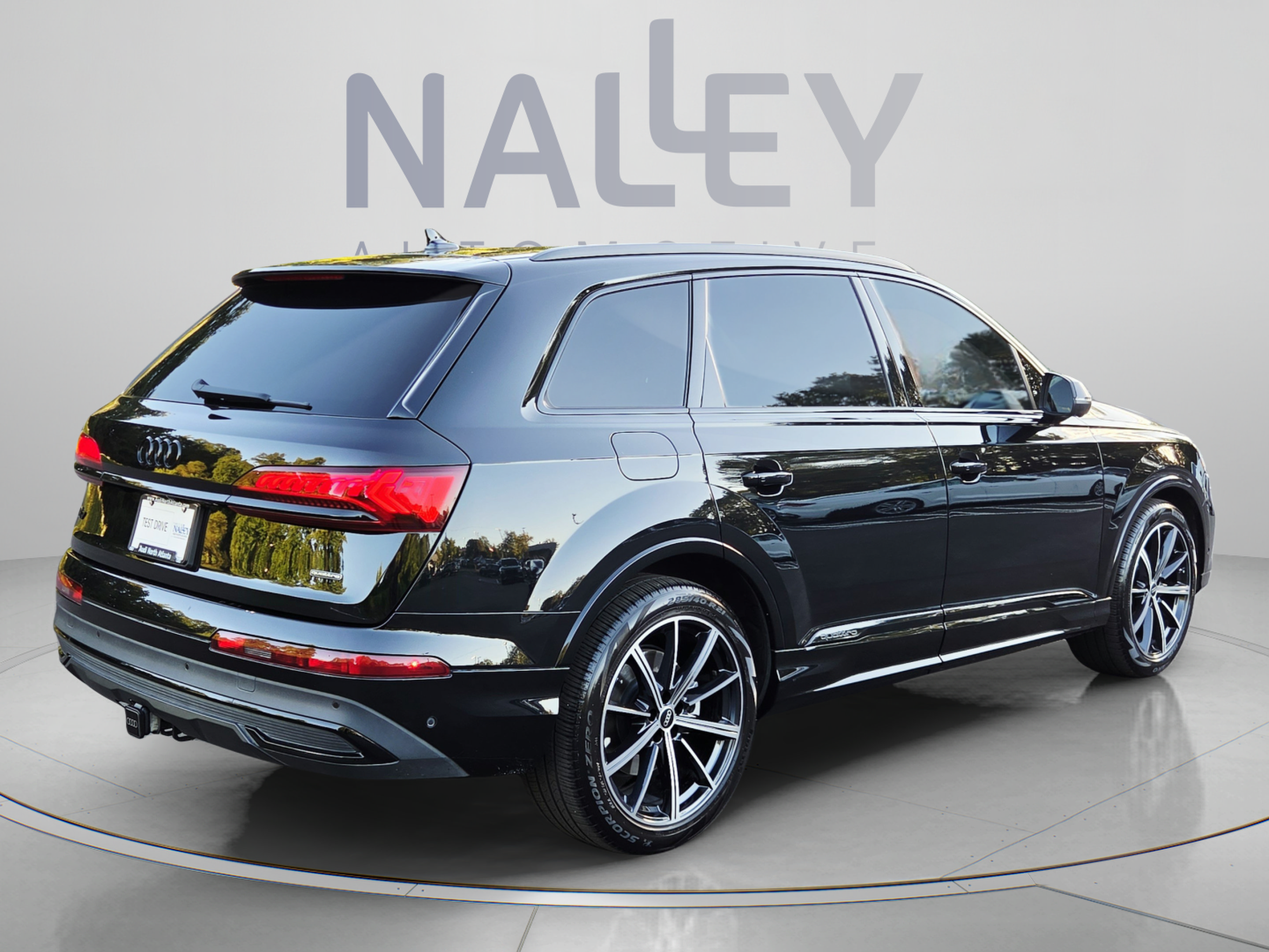 Used 2023 Audi Q7 3.0T Prestige AWD/4WD image 5