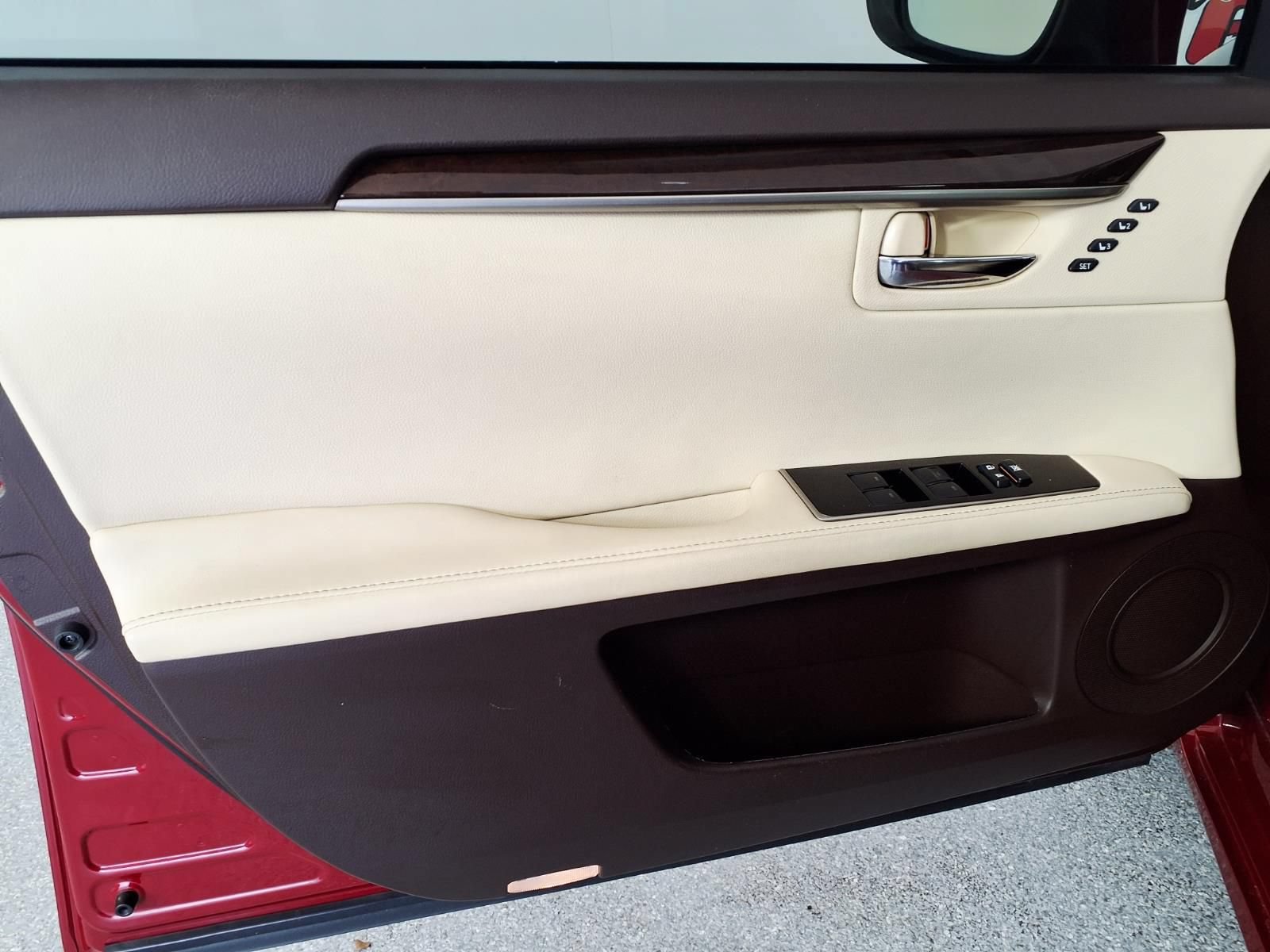 Used 2017 Lexus ES 350 w/ Luxury Package FWD image 14