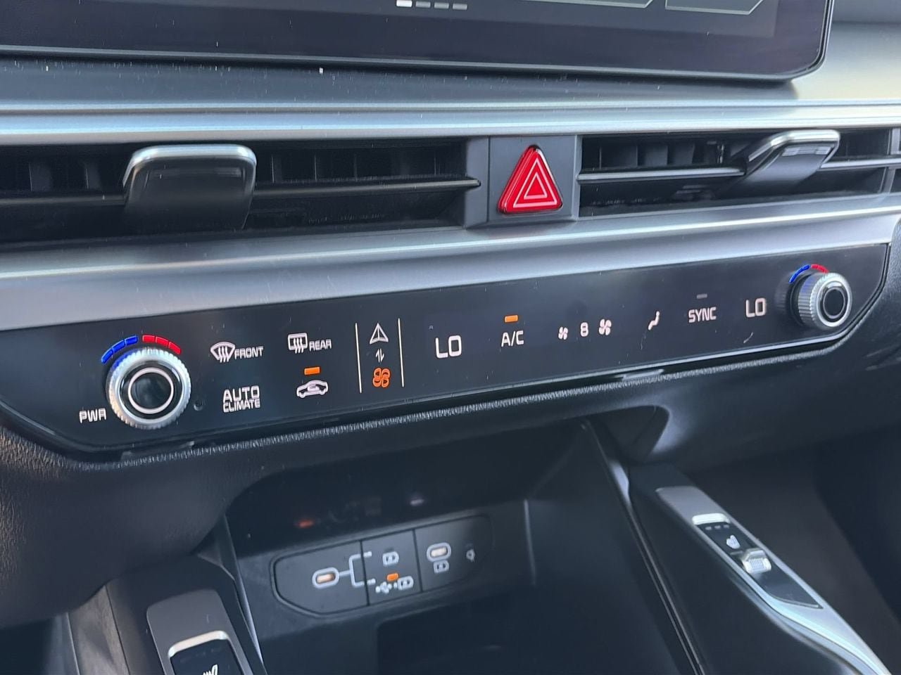 Certified 2024 Kia Sorento S w/ Panoramic Sunroof Package FWD image 25