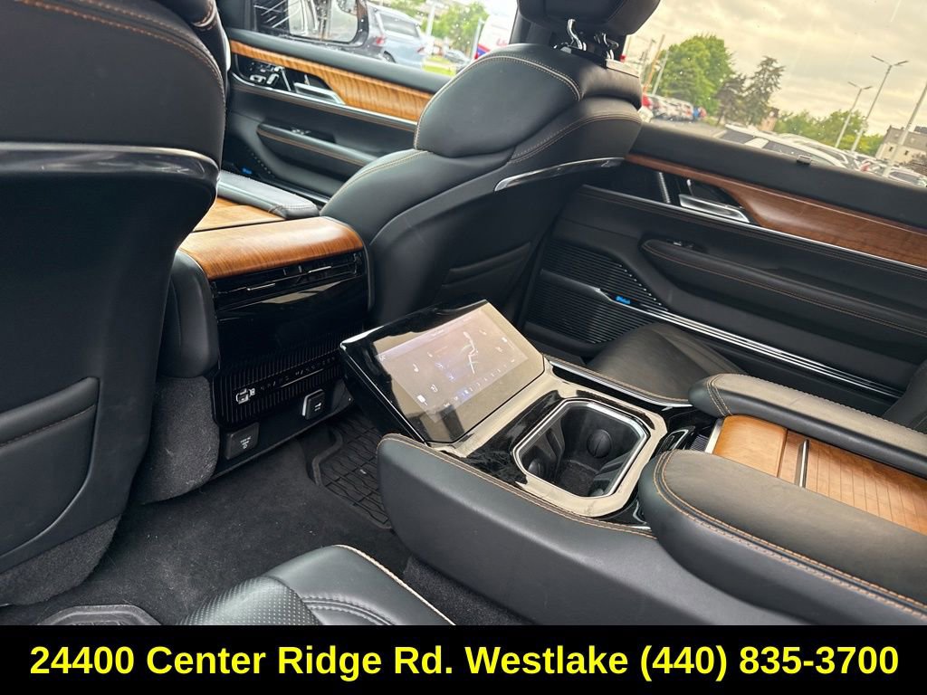Used 2022 Jeep Grand Wagoneer Series III AWD/4WD image 20