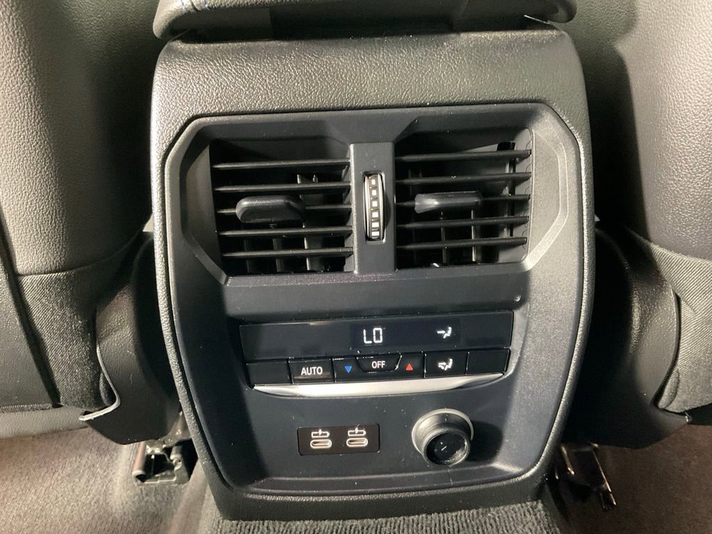 Used 2020 BMW 330i Sedan w/ M Sport Package image 17