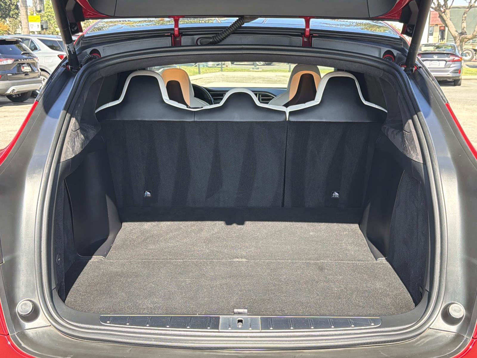 Used 2018 Tesla Model X 75D image 24